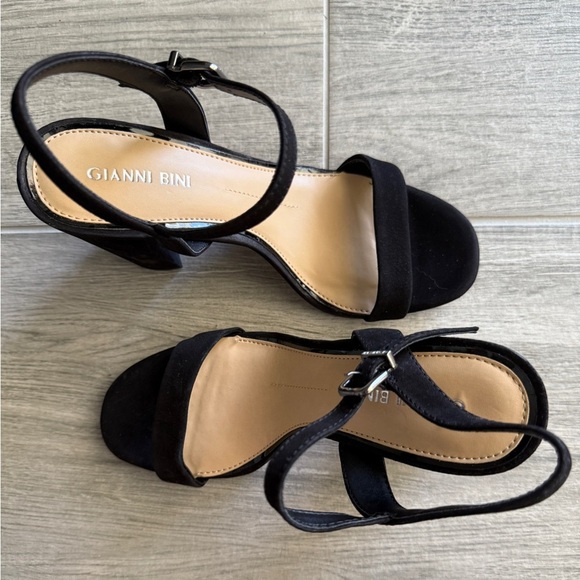 Gianni Bini Arleena Suede Ankle Strap Block Heel 3.14” Sandals size 7.5 - Picture 6 of 7